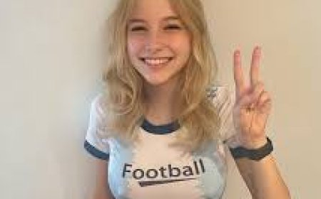 Zooemoore: The Rise of Zooe Moore, A Social Media Influencer Shaping Digital Culture