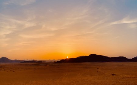 Sunrise Desert Safari vs. Sunset Safari: Which is Better?