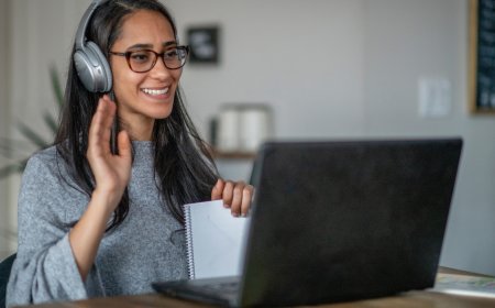 Step Into the Future of Education with a Smart Virtual Classroom Experience